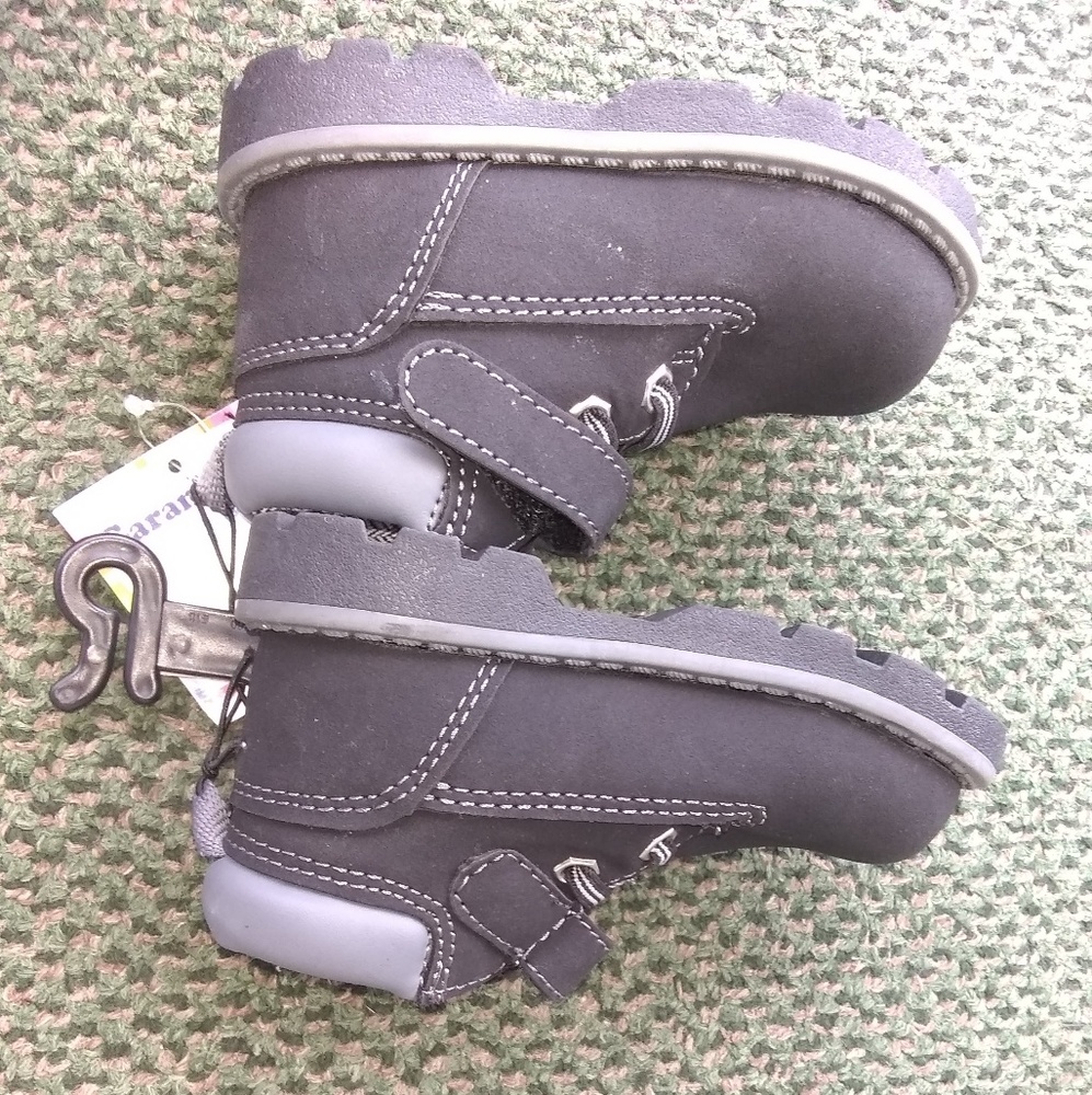 Shoes - Picture 2 of 3